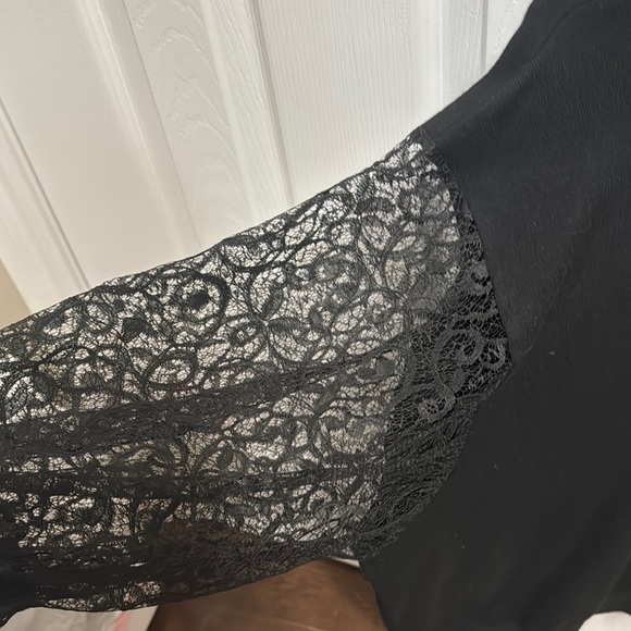 Molly Bracken Black Lace Sleeve Top - Picture 4 of 7